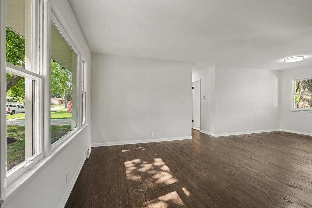 753 Westgate Drive Aurora IL 60506