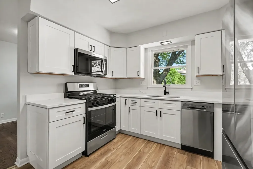 753 Westgate Drive Aurora IL 60506