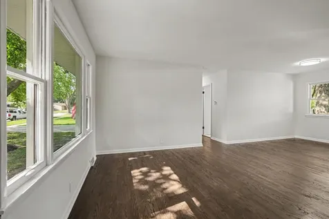 753 Westgate Drive Aurora IL 60506