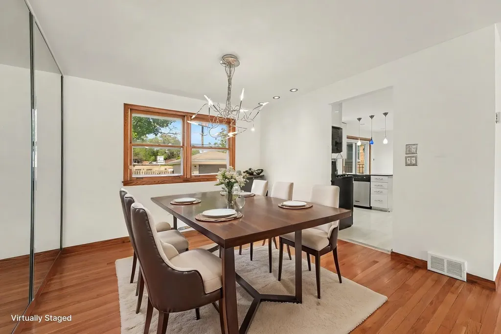 10324 South Claremont Avenue Chicago IL 60643
