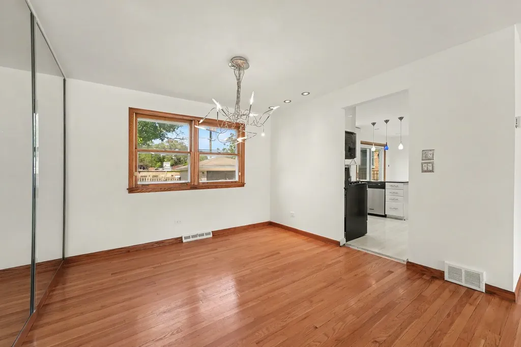 10324 South Claremont Avenue Chicago IL 60643
