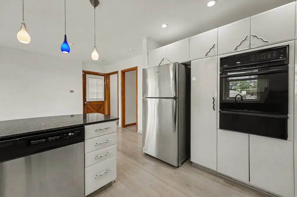 10324 South Claremont Avenue Chicago IL 60643