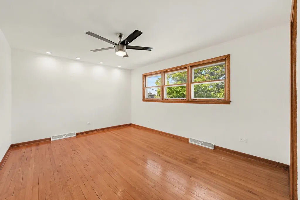 10324 South Claremont Avenue Chicago IL 60643