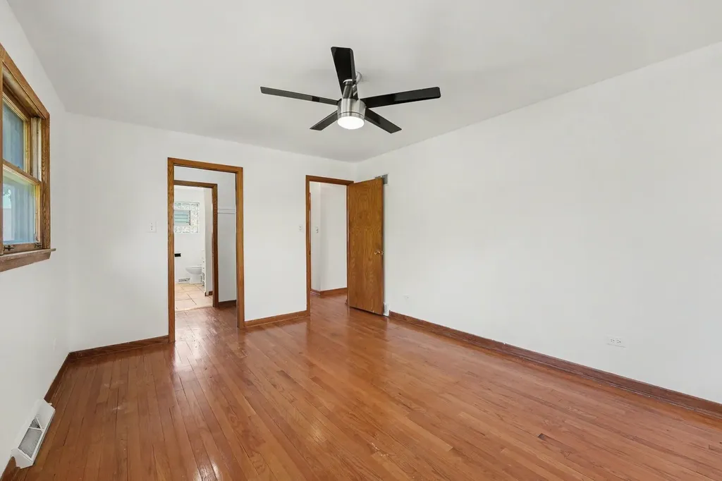 10324 South Claremont Avenue Chicago IL 60643