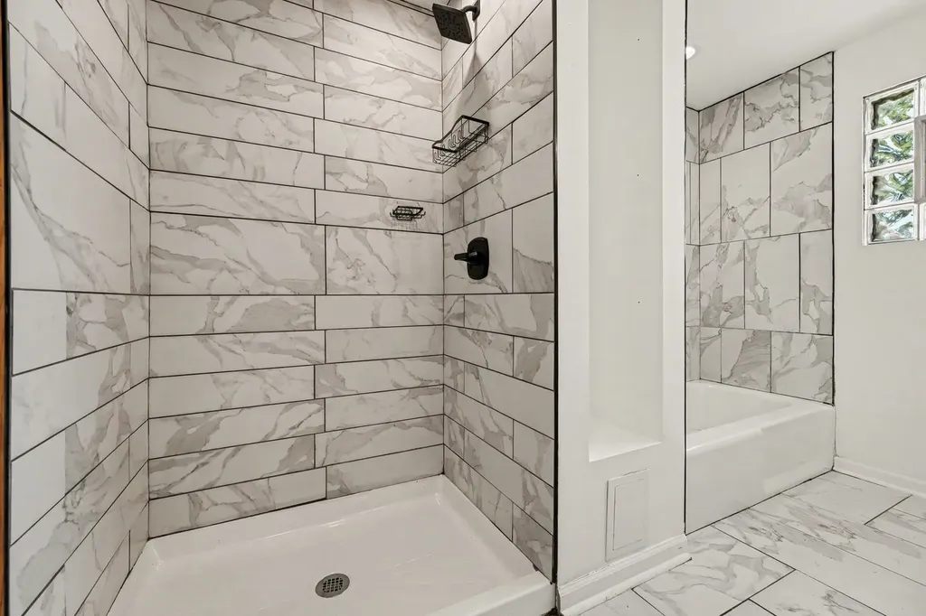 10324 South Claremont Avenue Chicago IL 60643
