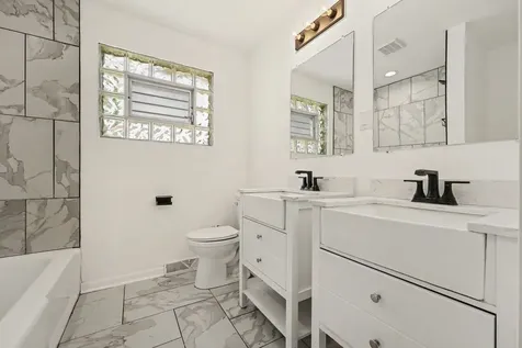 10324 South Claremont Avenue Chicago IL 60643