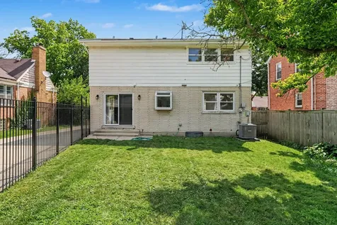 10324 South Claremont Avenue Chicago IL 60643