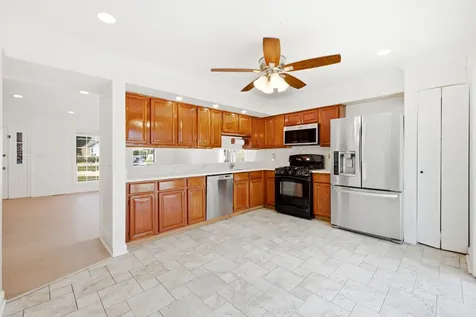 1320 Burns Drive Elgin IL 60120