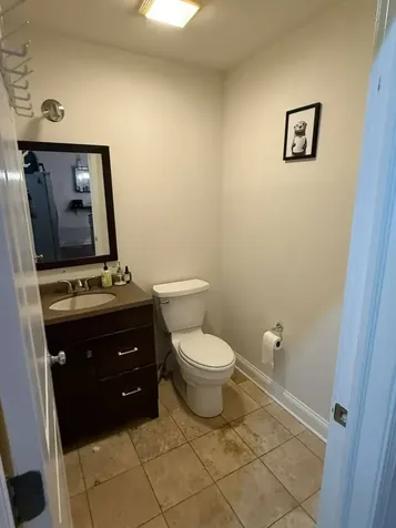 811 West Lill Avenue Chicago IL 60614