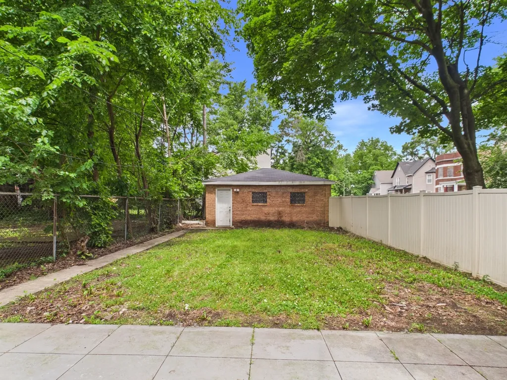 234 West 117th Street Chicago IL 60628