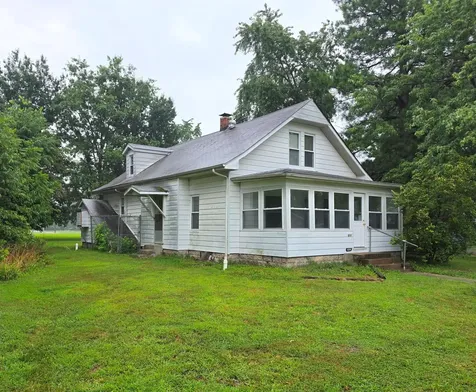 1204 North Dawley Street Salem IL 62881