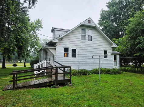 1204 North Dawley Street Salem IL 62881