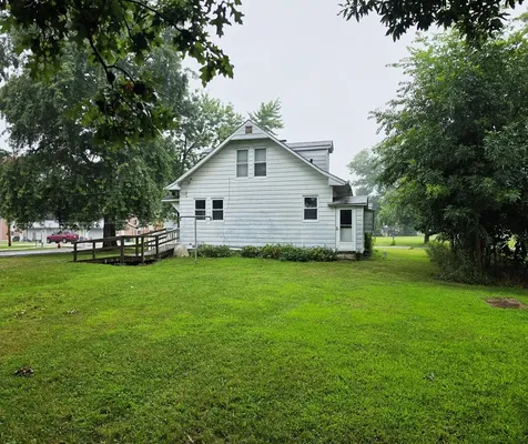 1204 North Dawley Street Salem IL 62881