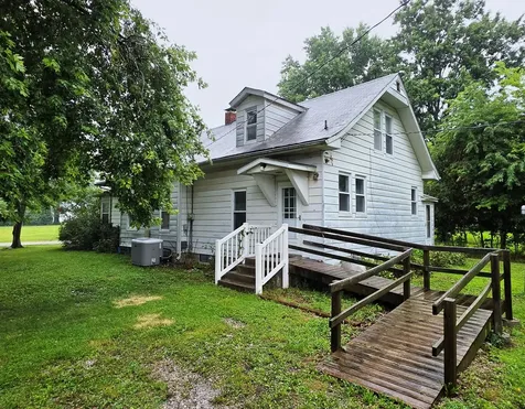 1204 North Dawley Street Salem IL 62881