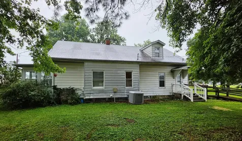 1204 North Dawley Street Salem IL 62881