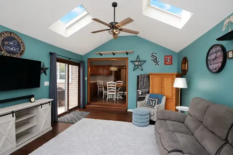 685 Morning Glory Lane Bartlett IL 60103