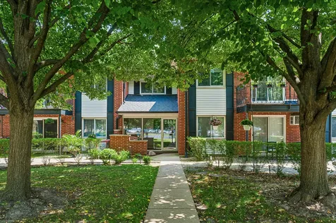 2434 Brandenberry Court Arlington Heights IL 60004