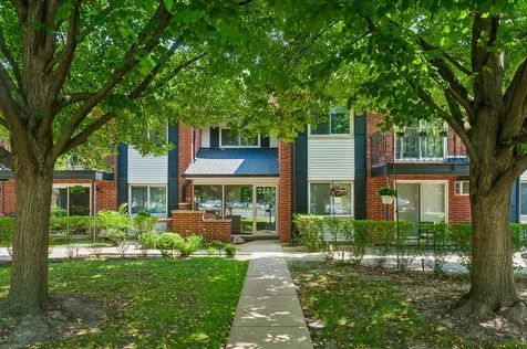 2434 Brandenberry Court Arlington Heights IL 60004