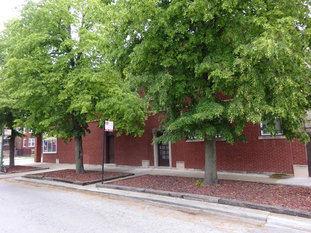 5259 West Montrose Avenue Chicago IL 60634