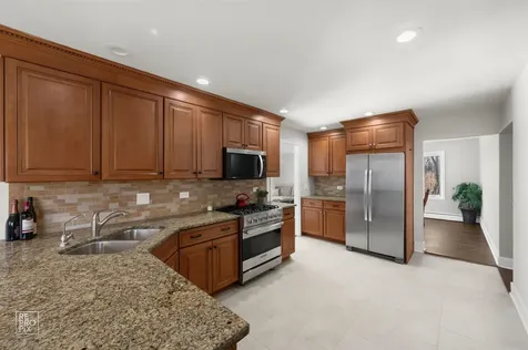 2072 Palatine Road Inverness IL 60067