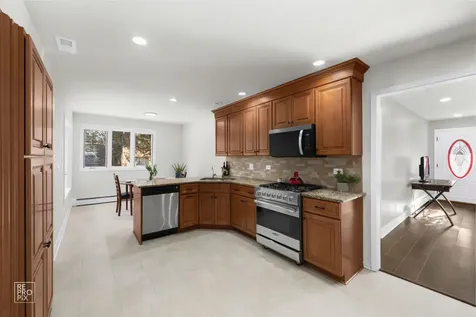 2072 Palatine Road Inverness IL 60067