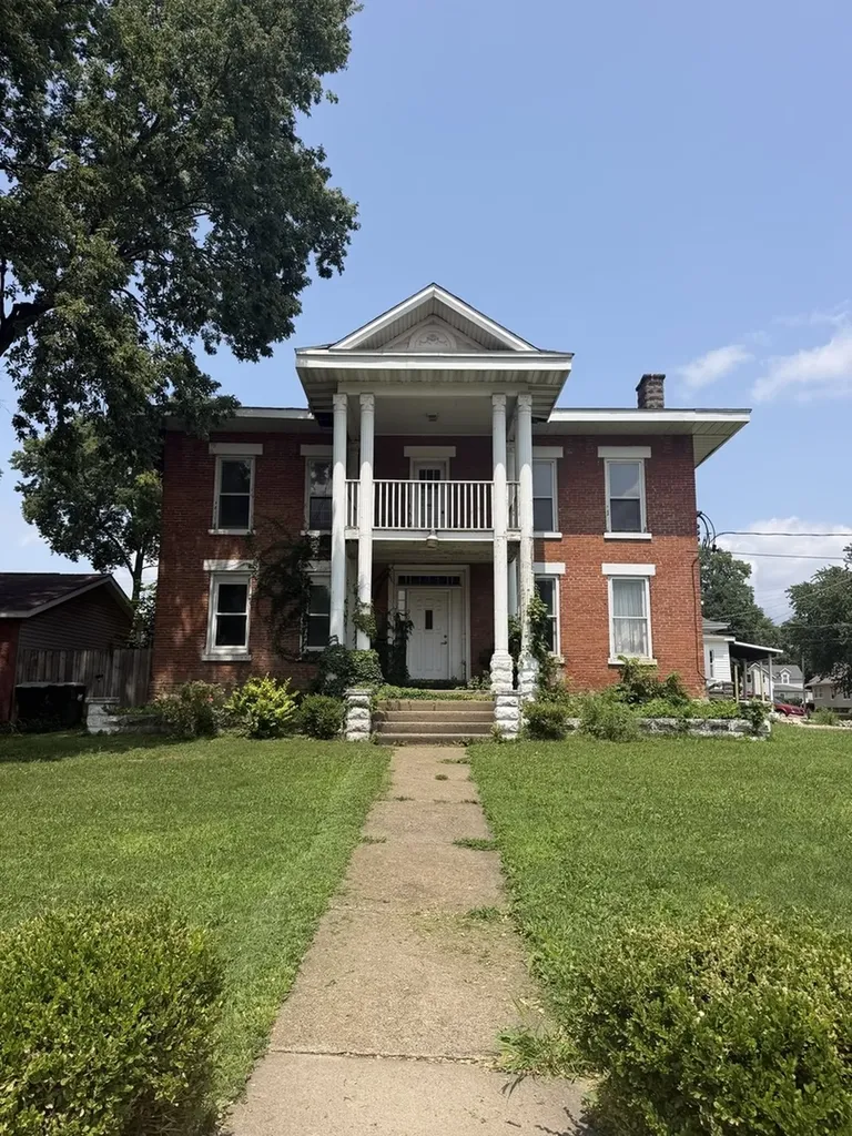 902 West 4th Street Sterling IL 61081