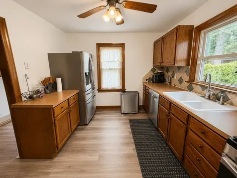 325 Oak Knolls Avenue Rockford IL 61107