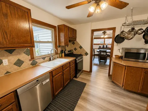 325 Oak Knolls Avenue Rockford IL 61107