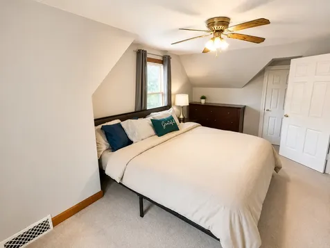 325 Oak Knolls Avenue Rockford IL 61107