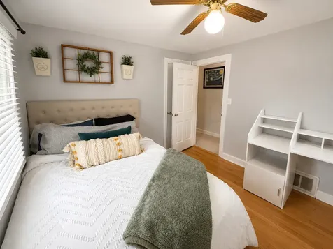 325 Oak Knolls Avenue Rockford IL 61107
