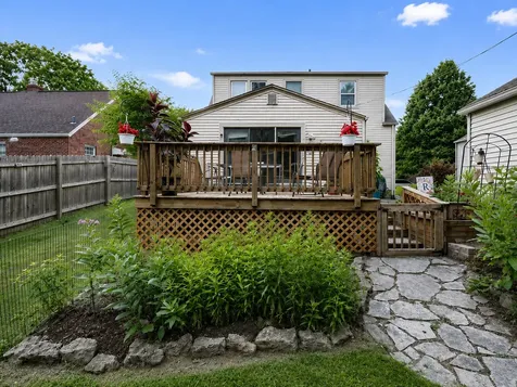 325 Oak Knolls Avenue Rockford IL 61107