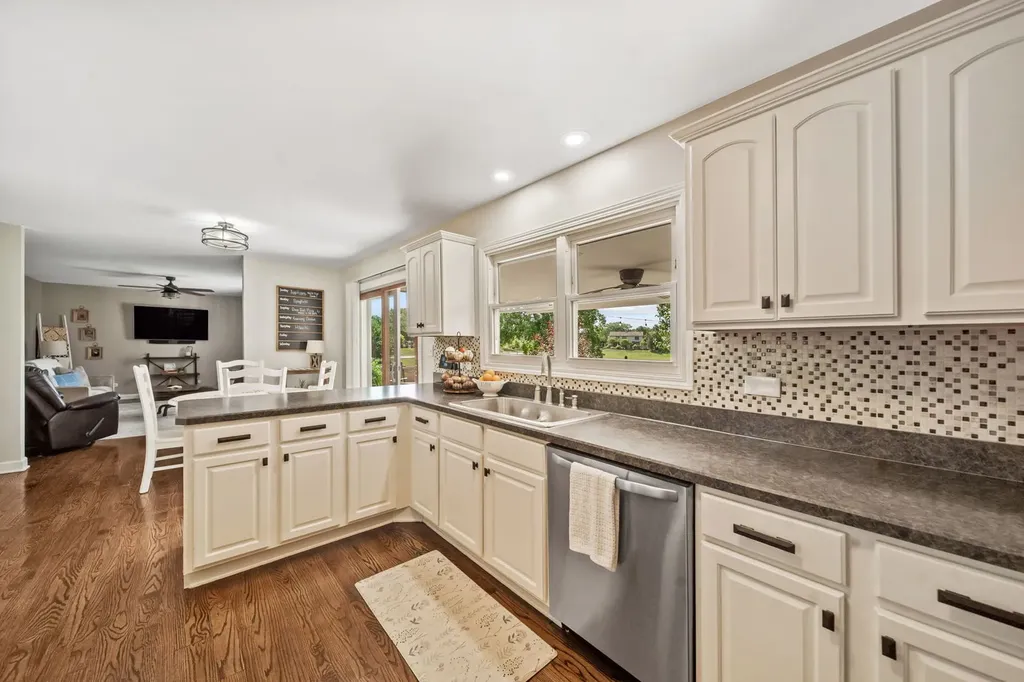 2107 Wheeler Street Woodridge IL 60517