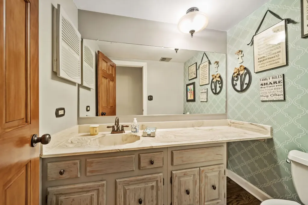 2107 Wheeler Street Woodridge IL 60517