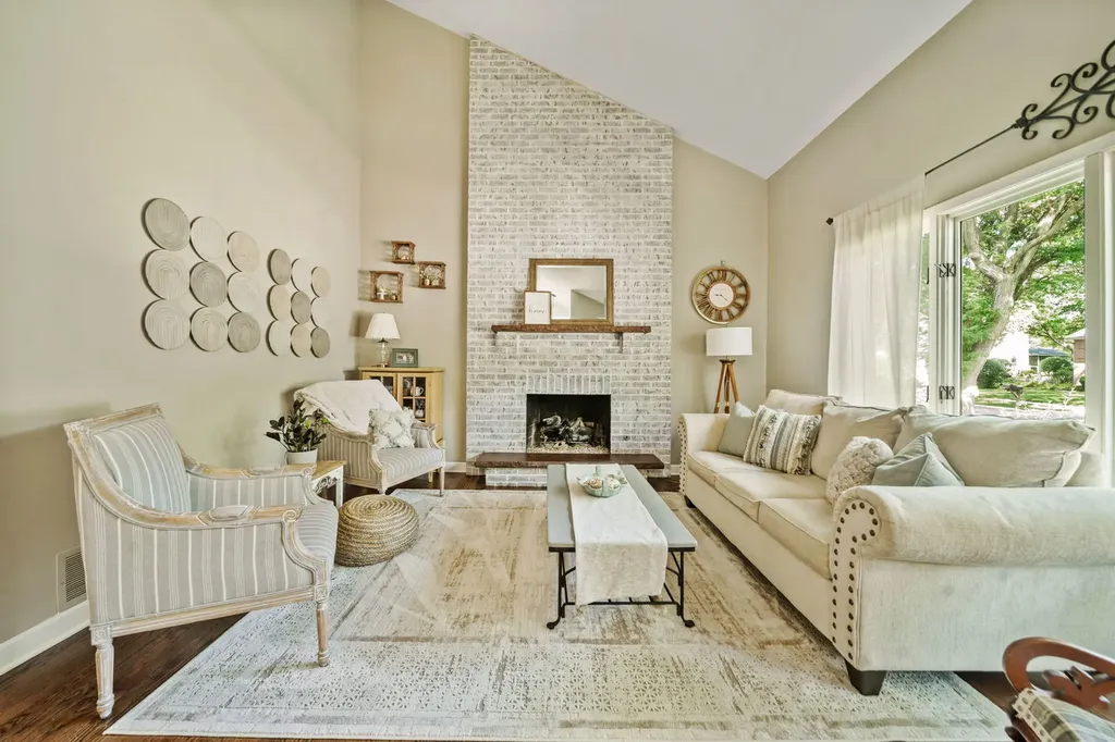2107 Wheeler Street Woodridge IL 60517