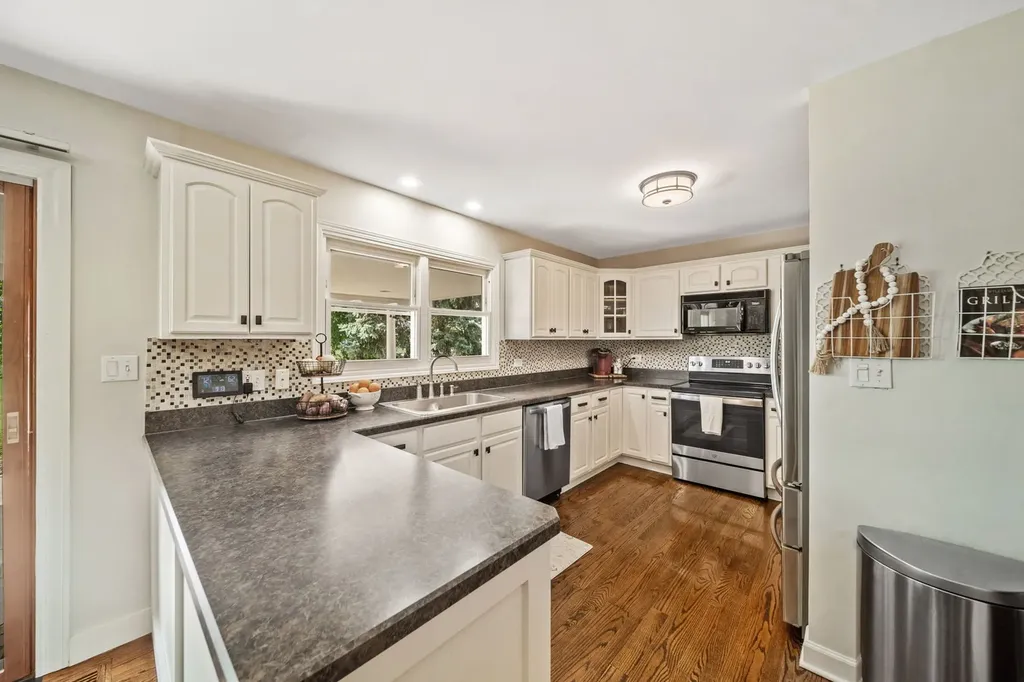 2107 Wheeler Street Woodridge IL 60517
