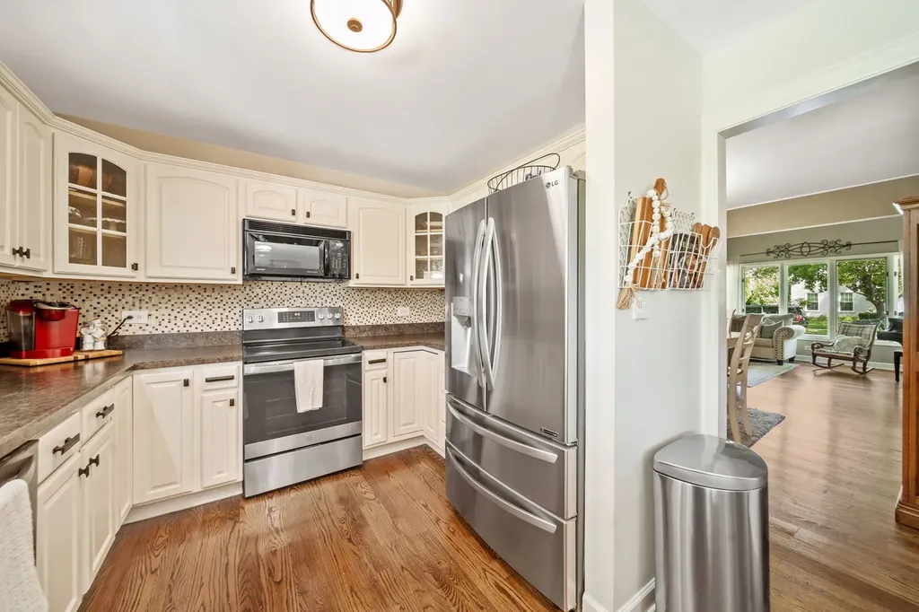 2107 Wheeler Street Woodridge IL 60517