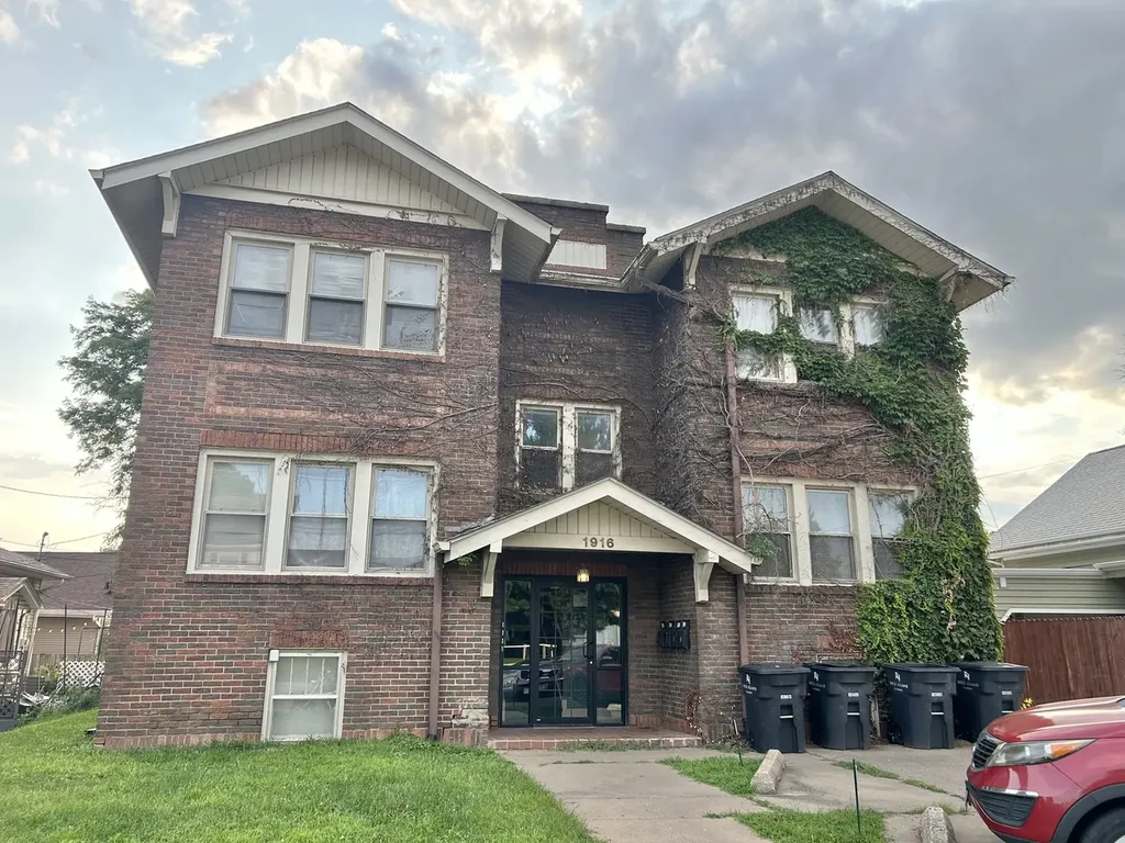 1916 24TH Street Rock Island IL 61201