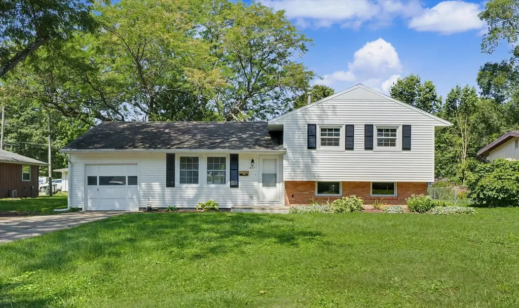 1817 Larch Place Urbana IL 61801