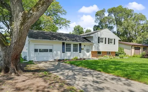 1817 Larch Place Urbana IL 61801