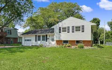 1817 Larch Place Urbana IL 61801
