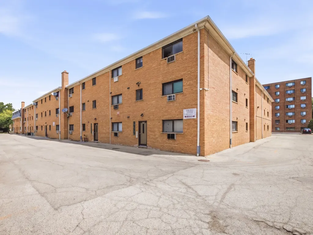8517 West Catherine Avenue Chicago IL 60656