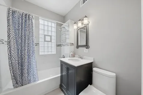 5032 South Kolin Avenue Chicago IL 60632