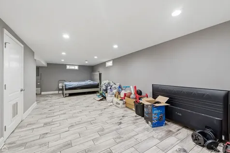 2837 East 127th Street Chicago IL 60633