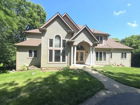 2 Echowood Drive Algonquin IL 60102