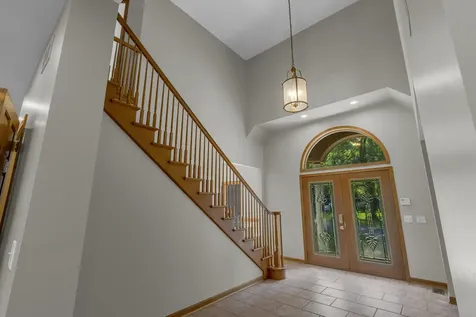 2 Echowood Drive Algonquin IL 60102