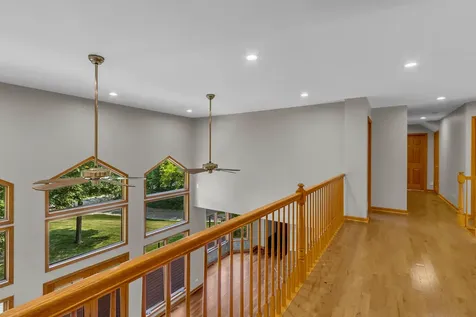 2 Echowood Drive Algonquin IL 60102