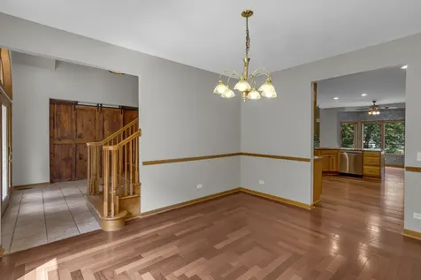 2 Echowood Drive Algonquin IL 60102