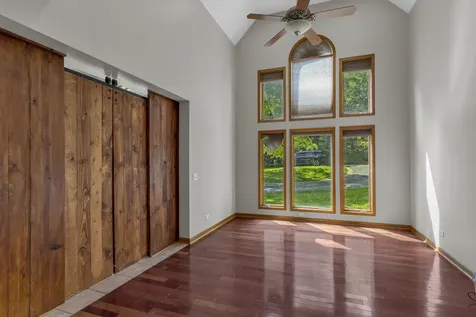 2 Echowood Drive Algonquin IL 60102