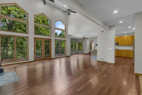 2 Echowood Drive Algonquin IL 60102
