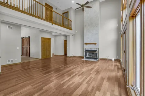 2 Echowood Drive Algonquin IL 60102